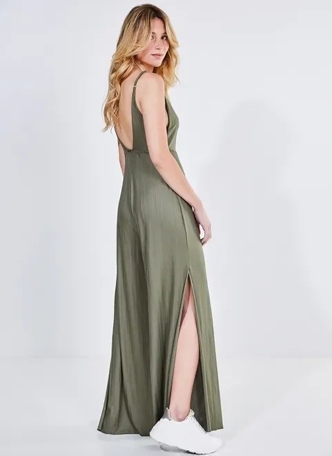 macacão verde militar longo com fenda macacão verde militar longo com fenda