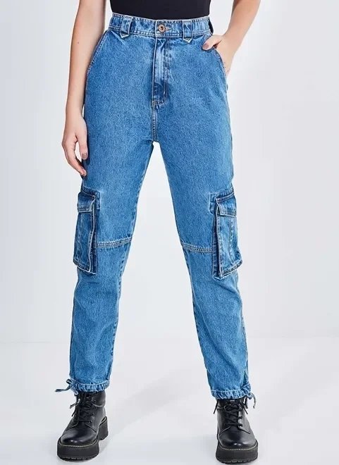 calça jeans mom com bolsos cargo calça jeans mom com bolsos cargo