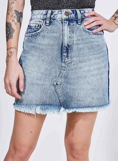 saia jeans cintura alta com barra desfiada saia jeans cintura alta com barra desfiada