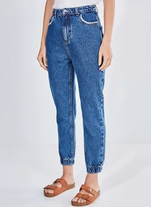 calça mom cintura alta em jeans escuro calça mom cintura alta em jeans escuro