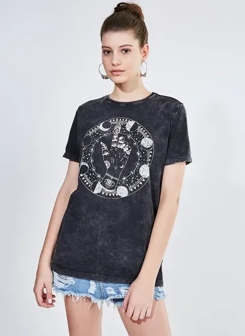 camiseta marmorizada estampa mística camiseta marmorizada estampa mística