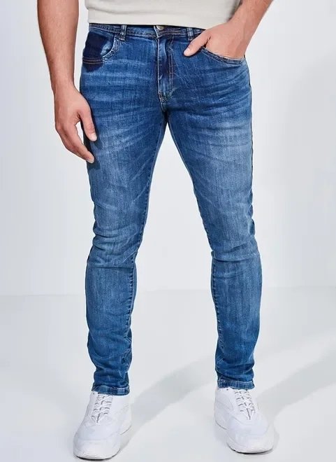 calça skinny em jeans escuro detalhe bolso calça skinny em jeans escuro detalhe bolso