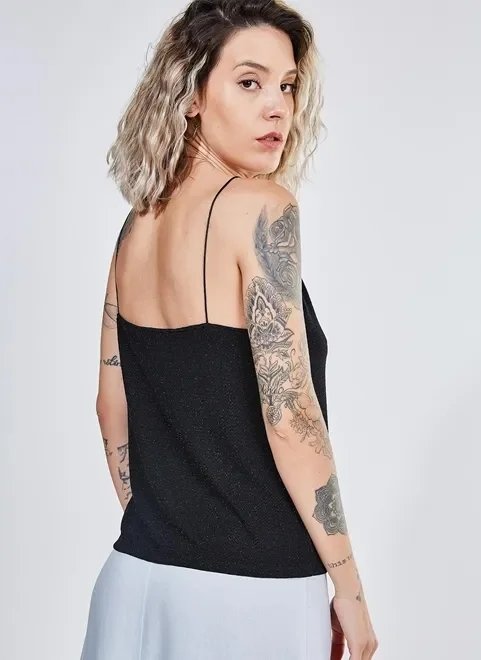 regatinha preta com fio metalizado regatinha preta com fio metalizado