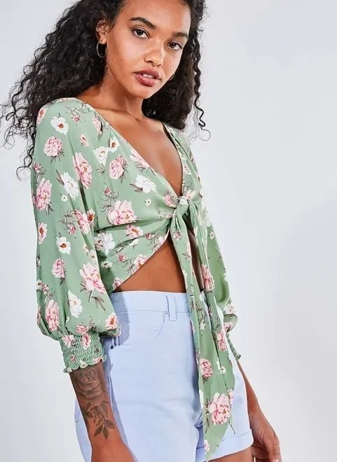 blusa cropped verde estampa floral blusa cropped verde estampa floral