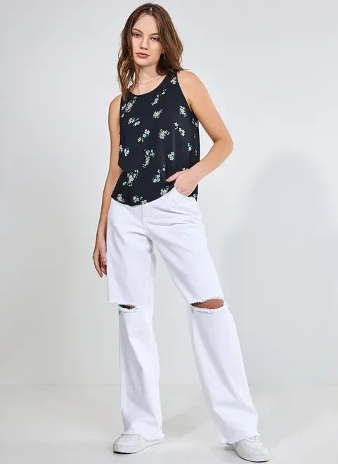 regata em viscose estampa floral regata em viscose estampa floral