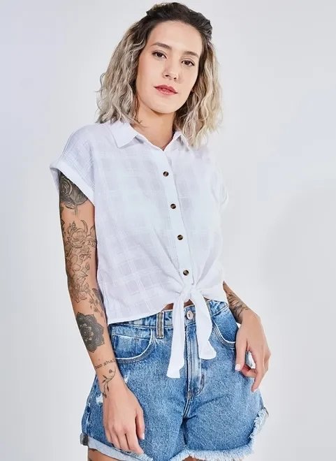 camisa manga curta com nozinho na barra camisa manga curta com nozinho na barra