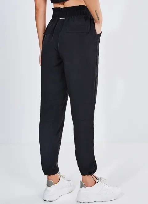 calça clochard com fivela na cintura calça clochard com fivela na cintura