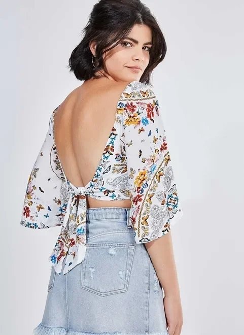 blusa cropped estampa borboletas blusa cropped estampa borboletas