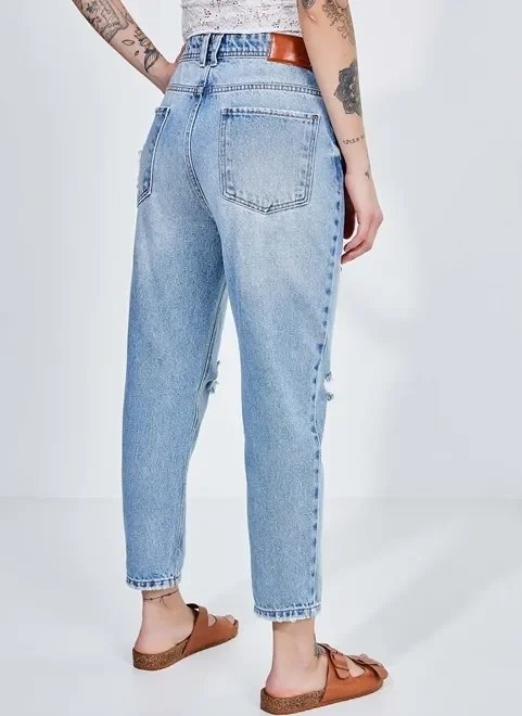calça boyfriend em jeans claro calça boyfriend em jeans claro