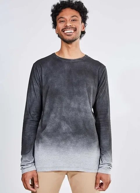 camiseta manga longa em degrade camiseta manga longa em degrade