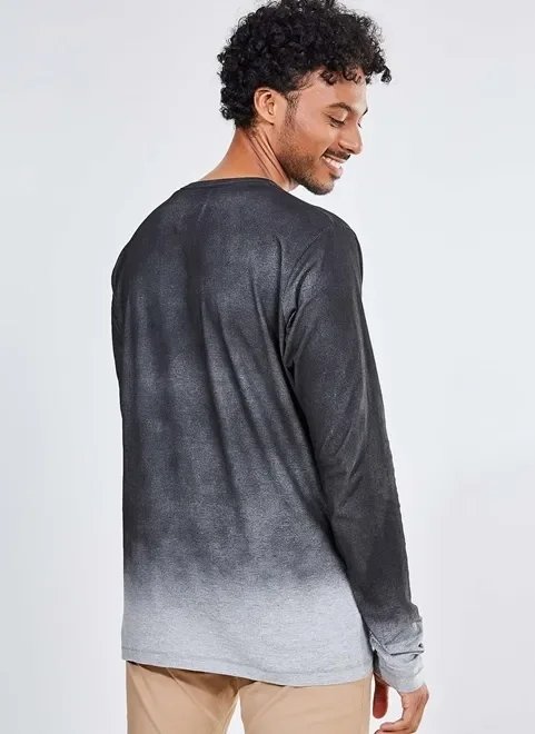 camiseta manga longa em degrade camiseta manga longa em degrade