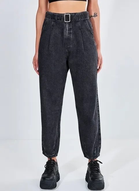 calça baggy em jeans black com cinto calça baggy em jeans black com cinto