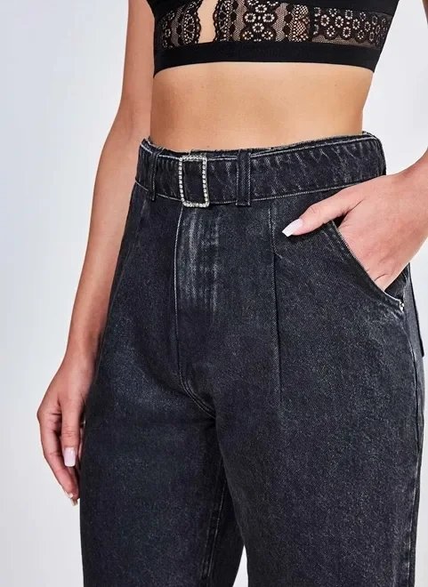 calça baggy em jeans black com cinto calça baggy em jeans black com cinto
