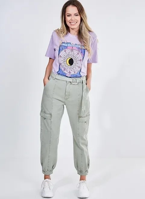 calça jogger em sarja com cinto calça jogger em sarja com cinto