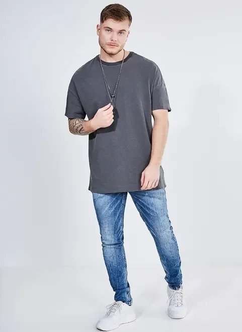 camiseta alongada oversized em malha estonada camiseta alongada oversized em malha estonada