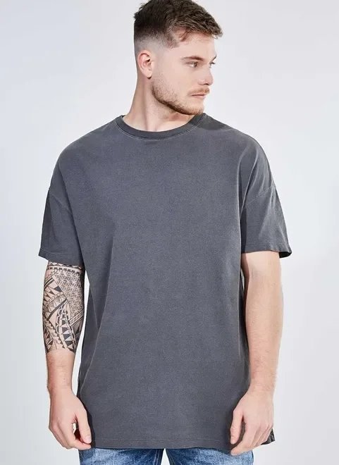 camiseta alongada oversized em malha estonada camiseta alongada oversized em malha estonada