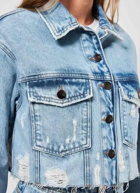 jaqueta cropped em jeans claro jaqueta cropped em jeans claro
