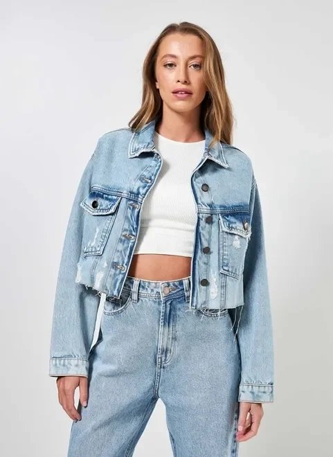 jaqueta cropped em jeans claro jaqueta cropped em jeans claro