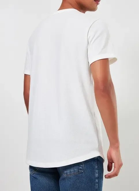 camiseta alongada em malha texturizada camiseta alongada em malha texturizada