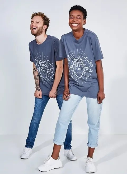 camiseta manga curta estampa coração camiseta manga curta estampa coração