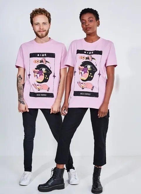 camiseta manga curta estampa mística camiseta manga curta estampa mística