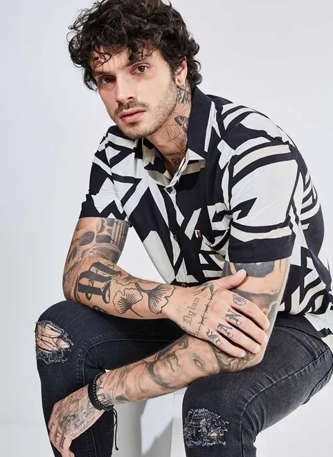 camisa manga curta estampa geométrica camisa manga curta estampa geométrica