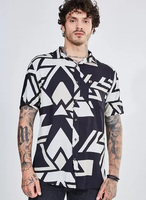 camisa manga curta estampa geométrica camisa manga curta estampa geométrica