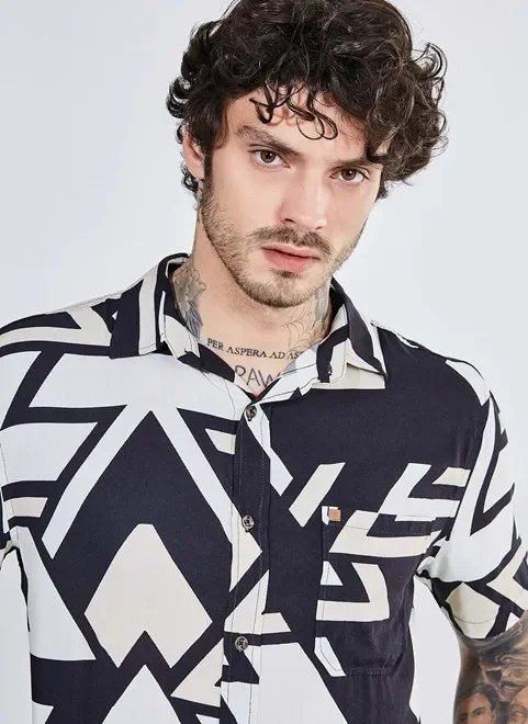 camisa manga curta estampa geométrica camisa manga curta estampa geométrica