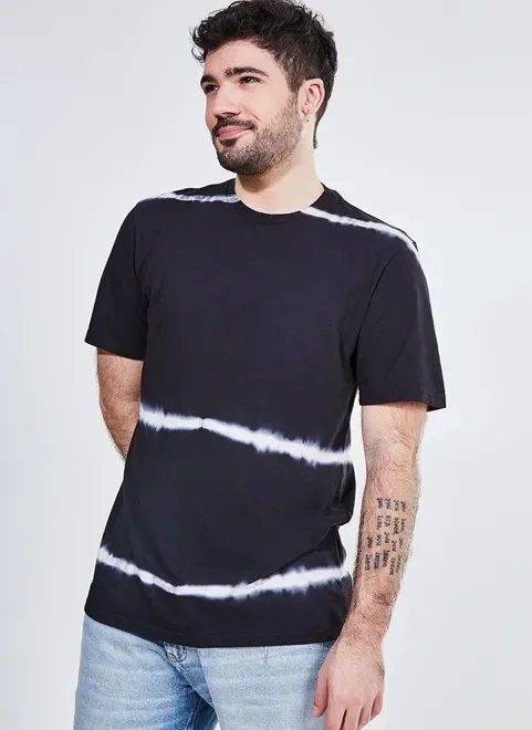 camiseta tie dye em preto e branco camiseta tie dye em preto e branco