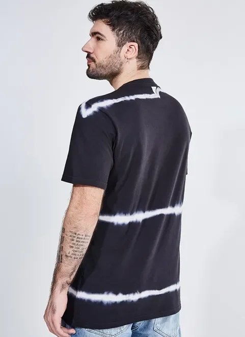 camiseta tie dye em preto e branco camiseta tie dye em preto e branco