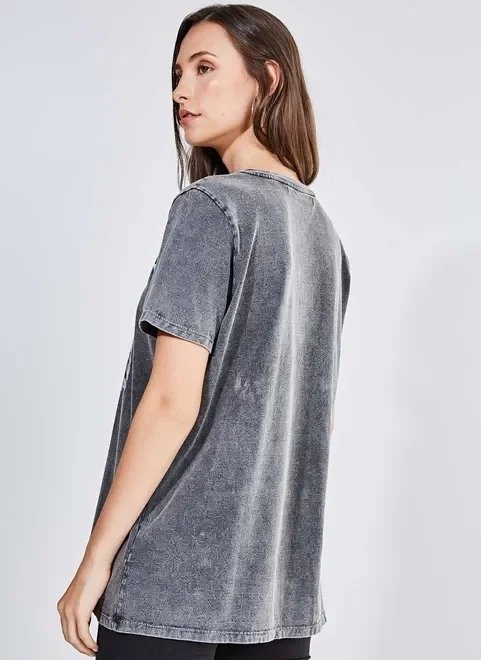 camiseta marmorizada estampa lobo camiseta marmorizada estampa lobo