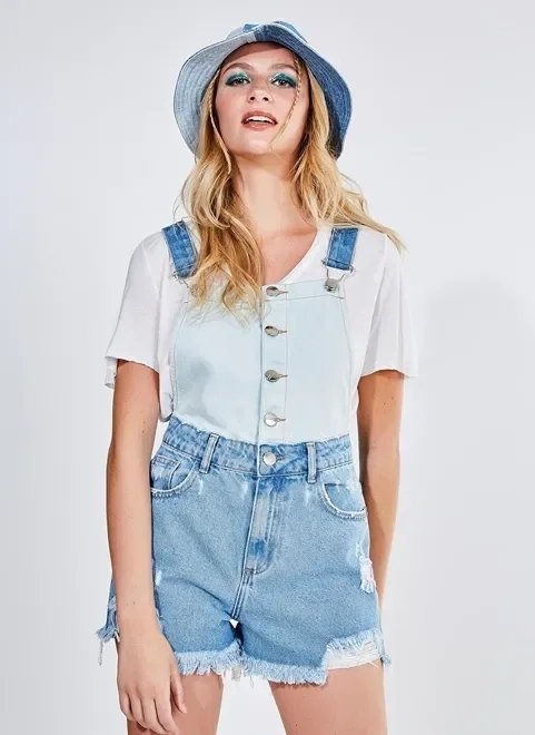 jardineira em jeans upcycle jardineira em jeans upcycle