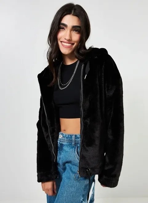 jaqueta com capuz e pelinhos jaqueta com capuz e pelinhos