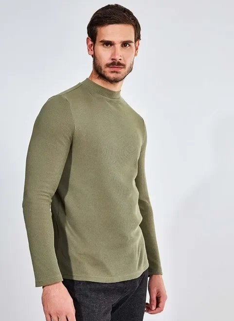 camiseta manga longa com gola alta camiseta manga longa com gola alta