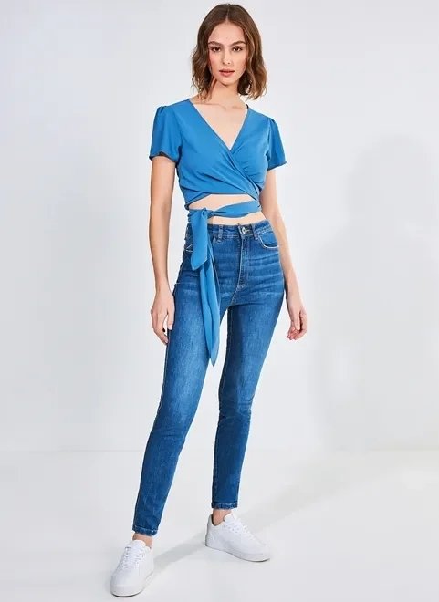 blusa com amarração na frente blusa com amarração na frente