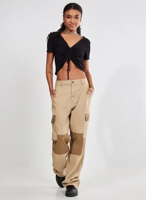 blusinha cropped com amarração na frente blusinha cropped com amarração na frente