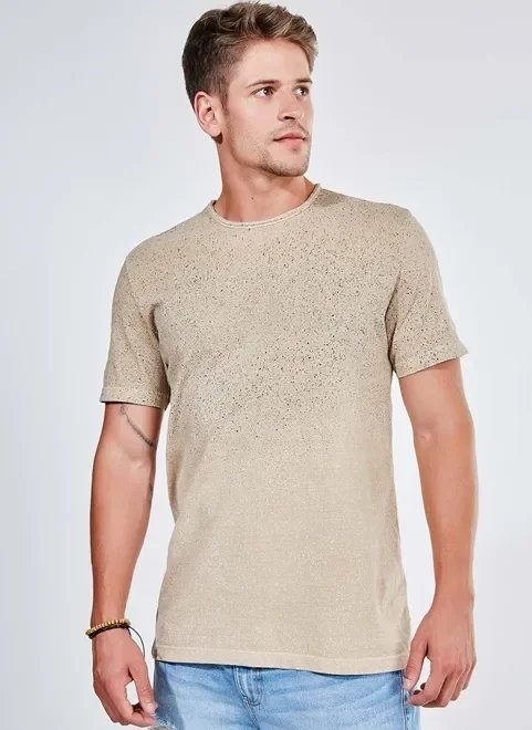 camiseta caqui com respingos pretos camiseta caqui com respingos pretos