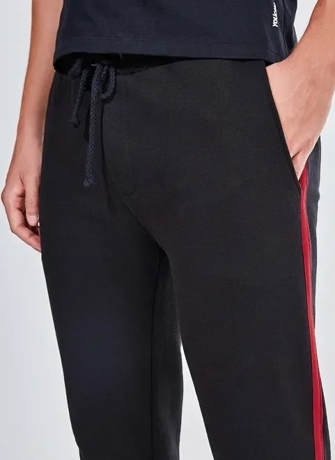 calça preta em moletom com faixa lateral calça preta em moletom com faixa lateral