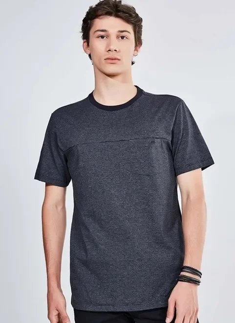 camiseta jacquard com bolsinho camiseta jacquard com bolsinho