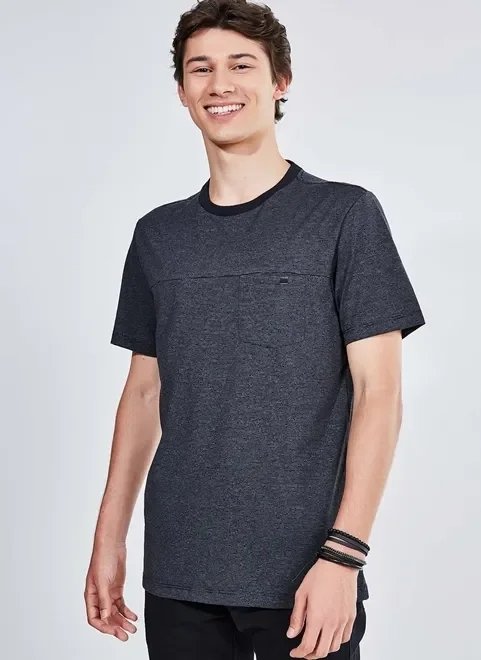 camiseta jacquard com bolsinho camiseta jacquard com bolsinho