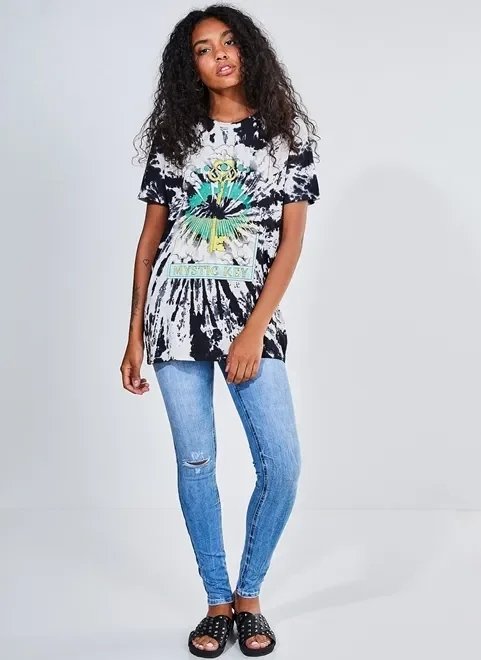 camiseta tie dye estampa mística camiseta tie dye estampa mística