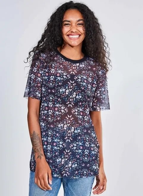 blusa alongada em tule estampa borboleta blusa alongada em tule estampa borboleta
