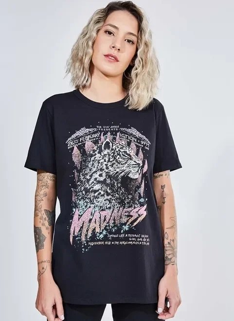 camiseta preta estampa leoa camiseta preta estampa leoa