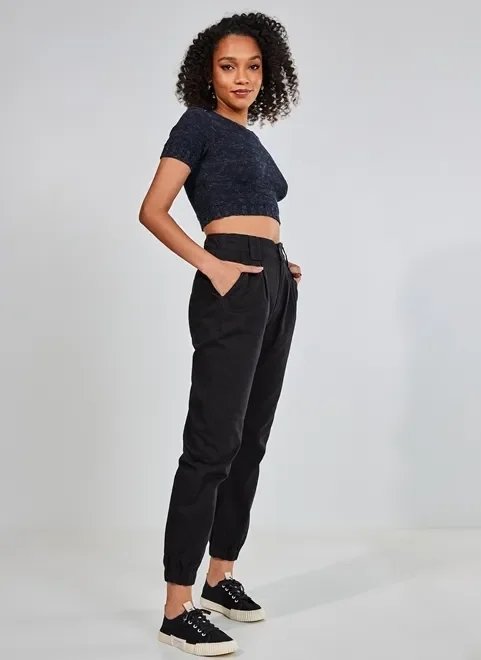 blusa cropped de manga curta em tricô blusa cropped de manga curta em tricô