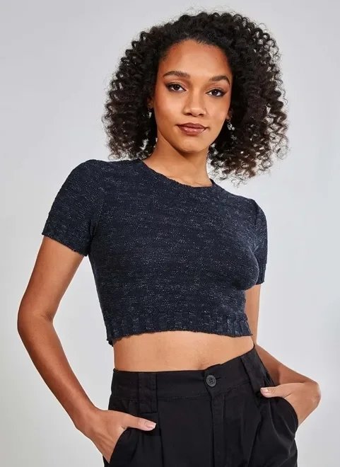 blusa cropped de manga curta em tricô blusa cropped de manga curta em tricô