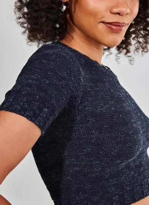 blusa cropped de manga curta em tricô blusa cropped de manga curta em tricô
