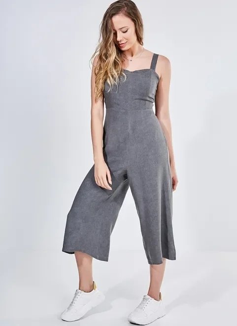 macacão midi preto estonado macacão midi preto estonado