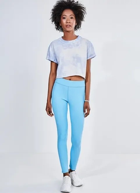 calça legging em malha azul claro calça legging em malha azul claro