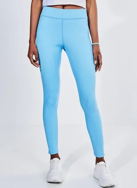 calça legging em malha azul claro calça legging em malha azul claro