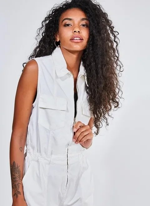 macacão branco em sarja macacão branco em sarja